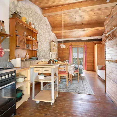 Апартаменты Dans Terrain De 30he Hounoux